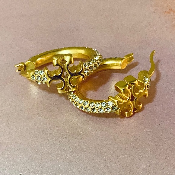 Tory Burch Eleanor Pave Crystal Gold Hoop Earrings NWT - Picture 10 of 16